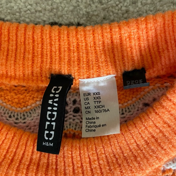 H&M Cropped Knit Sweater - Picture 2 of 3